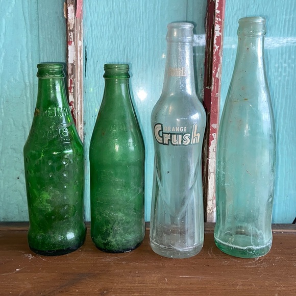 Four old bottles Sprite 7-Up orange crush and unknown - Picture 1 of 11